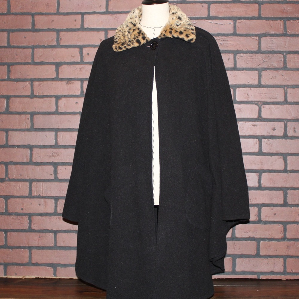 Vintage La Moda faux fur collar cloak